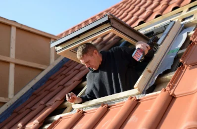 Pose de fenêtres de toit Velux à Macqueville